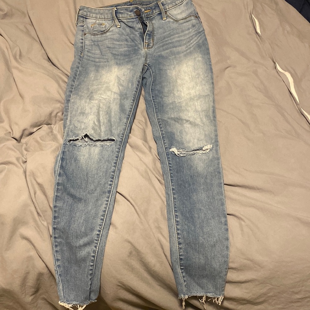 Ripped skinny jeans